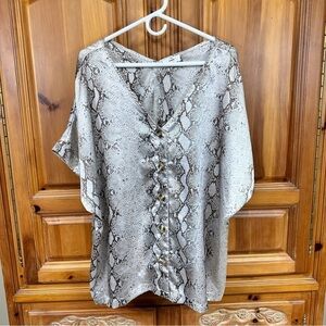 Entro Snake Print V neck Top